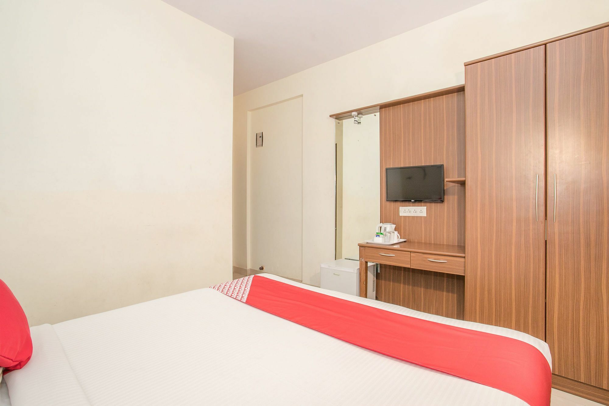העיר בנגלור Oyo 7669 The Trinitywood Hotel מראה חיצוני תמונה