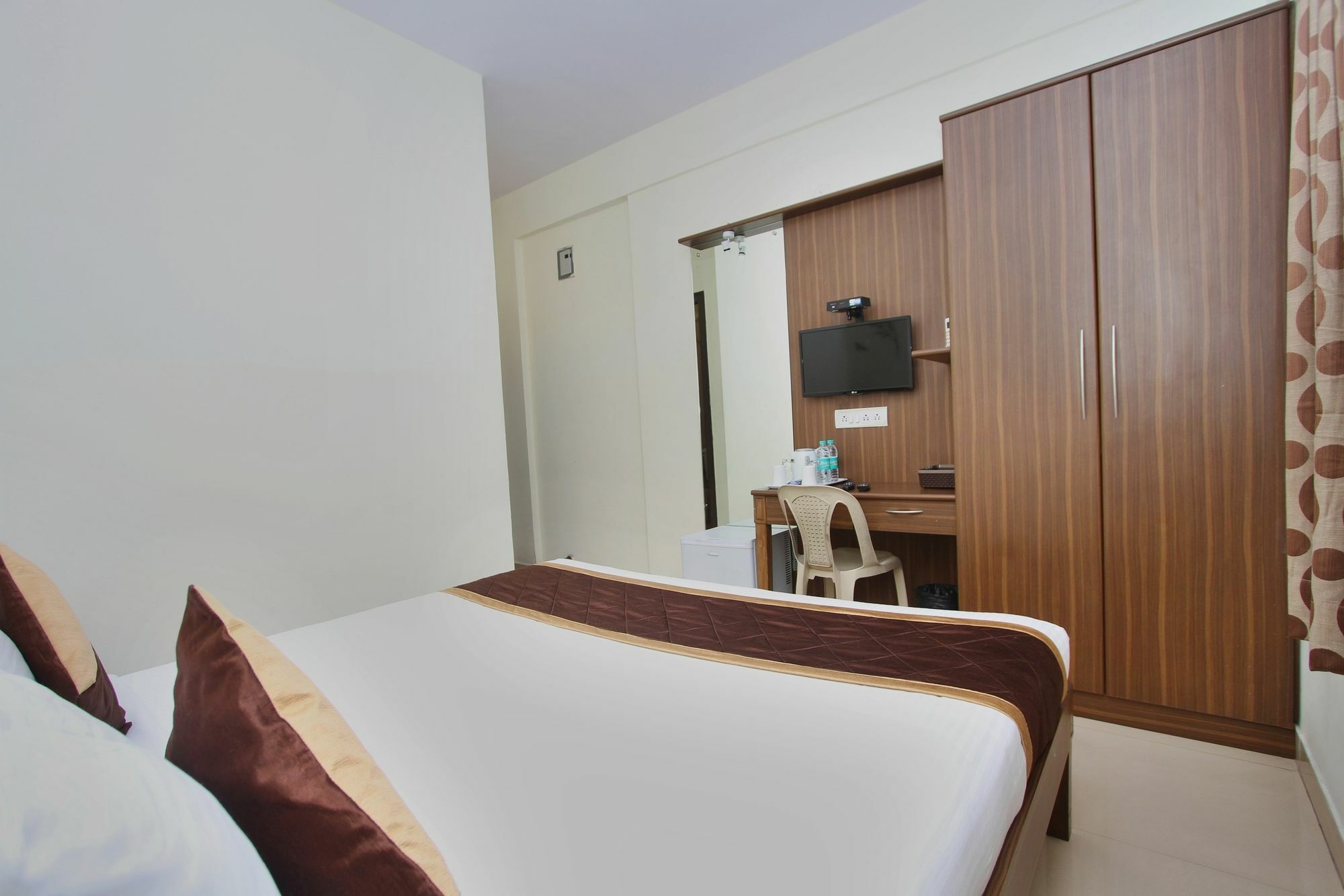 העיר בנגלור Oyo 7669 The Trinitywood Hotel מראה חיצוני תמונה