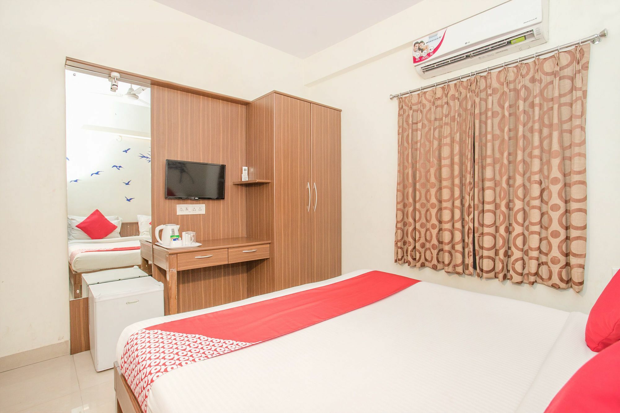 העיר בנגלור Oyo 7669 The Trinitywood Hotel מראה חיצוני תמונה